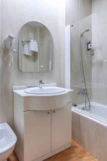 Bathroom 4, Hotel Macia Plaza, Granada