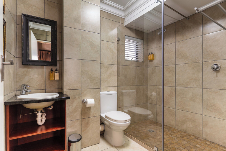 Bathroom 3, Avemore Eikehof No 26, Cape Winelands