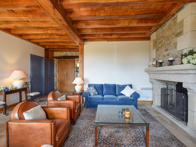 3, Elegant Villa in Saint-Medard, Dordogne