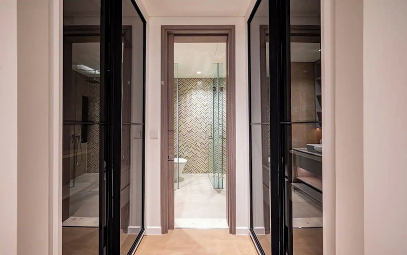 Bathroom 4, The Opera Residence Luxury Vacation, District 2