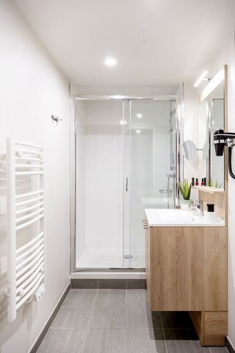Bathroom, ResidHome Saint-Ouen, Seine-Saint-Denis