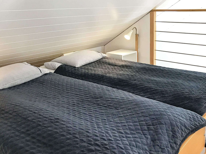 Others 5, Holiday Home in Lidköping, Lidköping