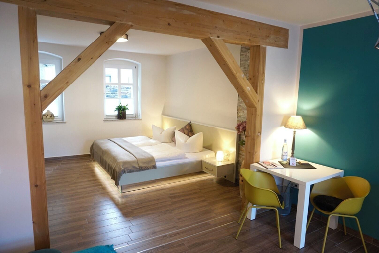 Room 3, Altstadt-Domizil, Mittelsachsen