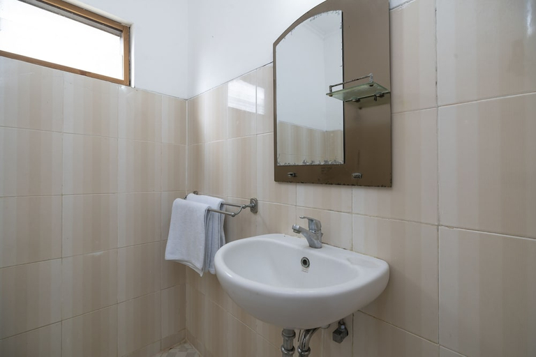 Bathroom 3, Hotel O Panen House, Denpasar