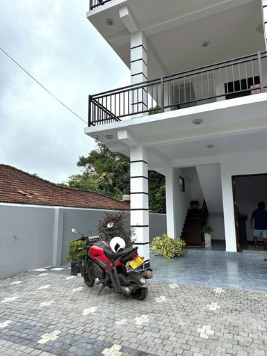 Front of property 4, Pearl Kingdom Hotel & Resort, Matara Four Gravets