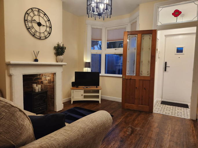 Room 3, Home In Worcester - With Free Parking, Worcestershire