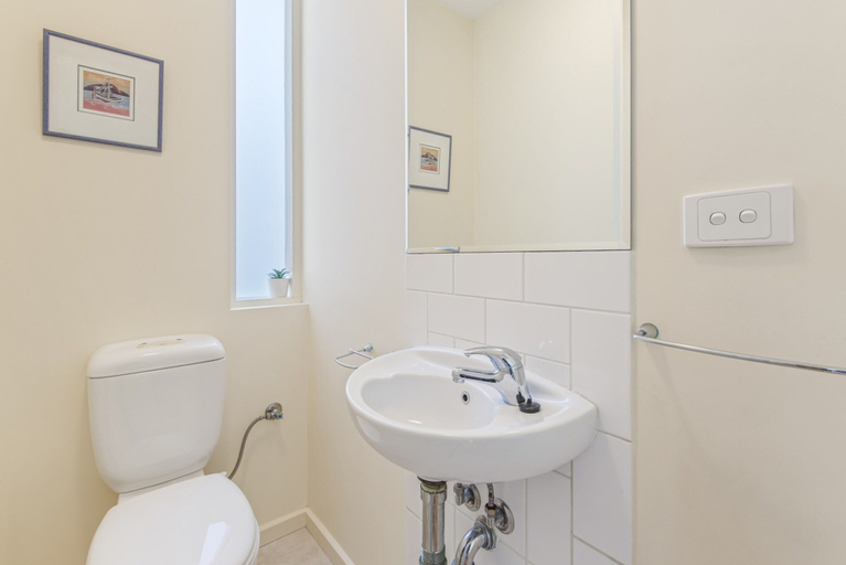Bathroom 3, Gorgeous 2-bed Victorian Home in Artsy, Melbourne
