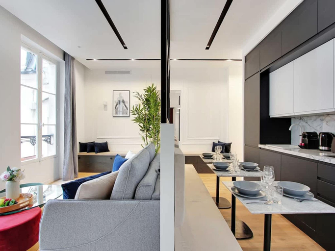 2, Luxury Apartment with AC Center of Paris, Paris