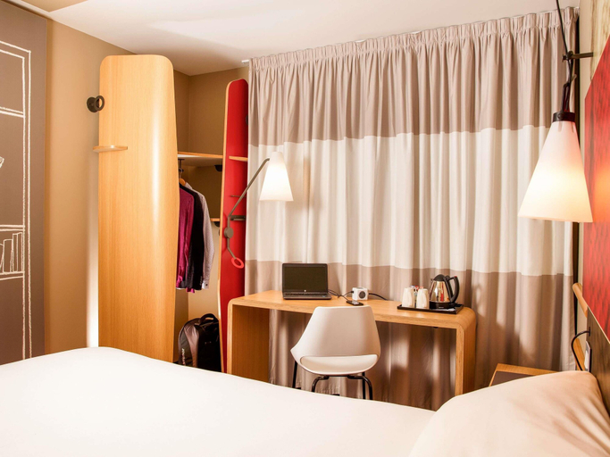 Bedroom 4, ibis Cambridge Central Station, Cambridgeshire
