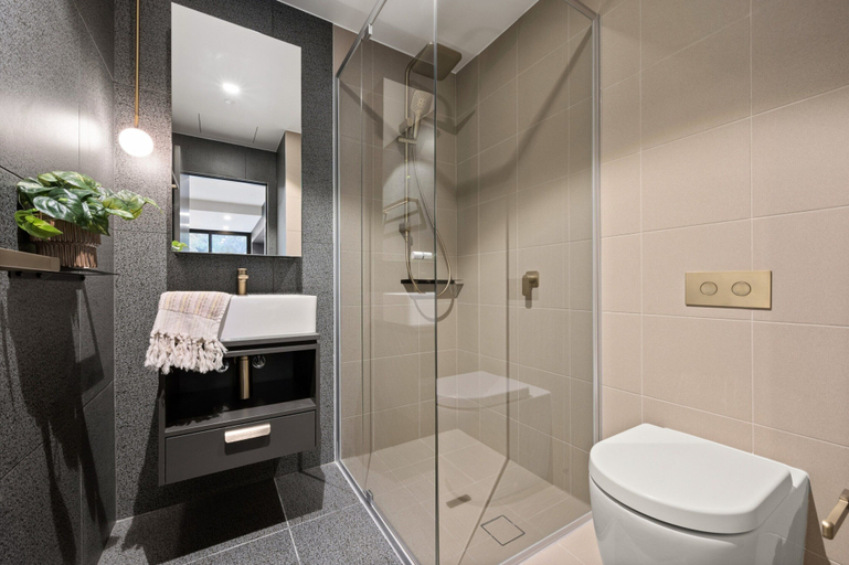 Bathroom 3, Stylish Studio in Braddon With Communal Area, Canberra