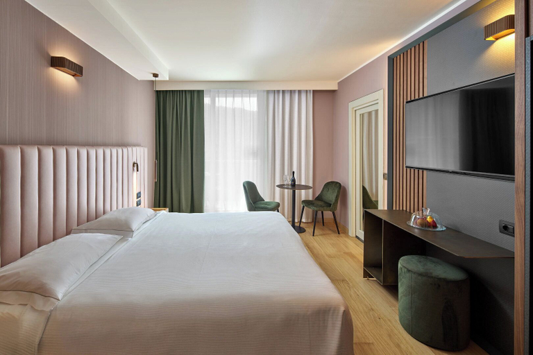 Bedroom 3, Hotel Kristal Palace - Tonelli Hotels - Adult Friendly, Trento