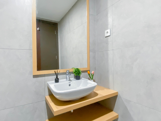 Others 5, Warm Tone Studio at Pollux Chadstone Apartment By Travelio, Cikarang