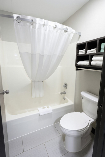 Bathroom 3, Days Inn by Wyndham Jackson, Jackson