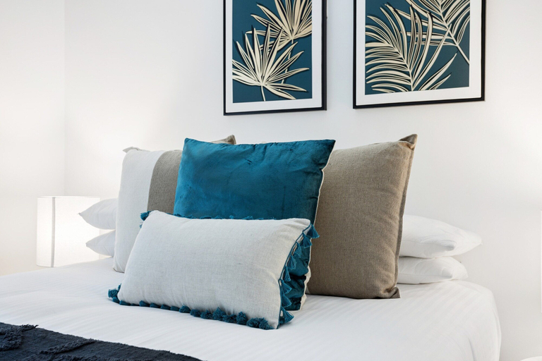 Room 4, Comfy 2-bed With Pool and Secure Parking, Spring Hill