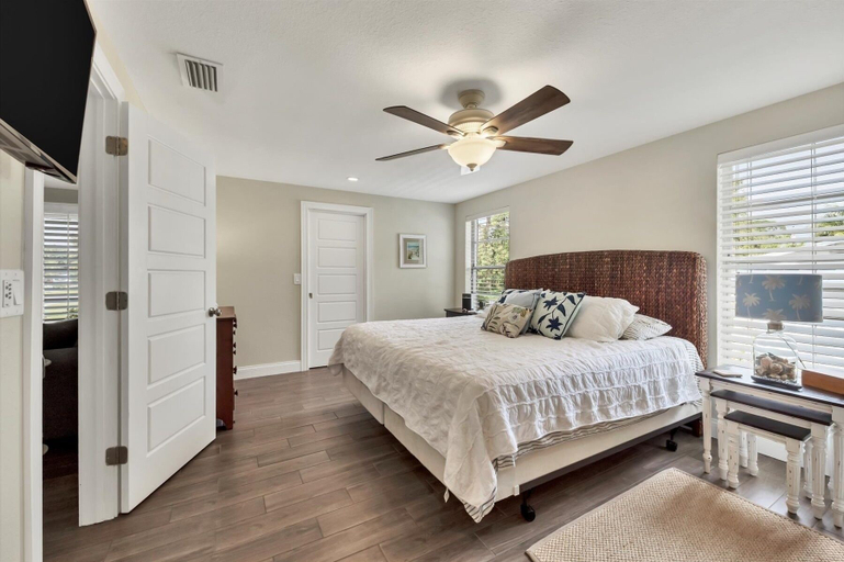 Room 3, Englewood 2 Bedroom Canalfront Pool Cottage 2 Home, Charlotte