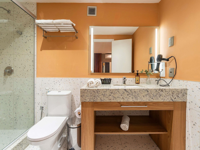 Bathroom 3, Manhattan Porto Alegre by Mercure, Porto Alegre