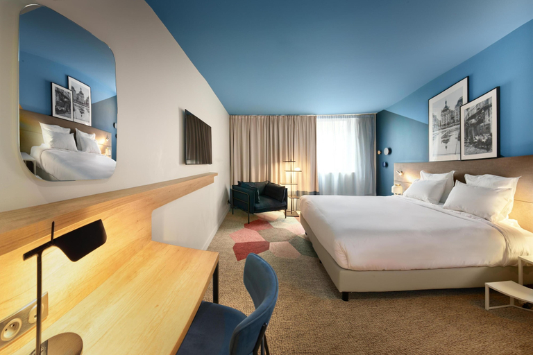 Bedroom 2, Radisson Hotel Bordeaux Saint Jean, Gironde