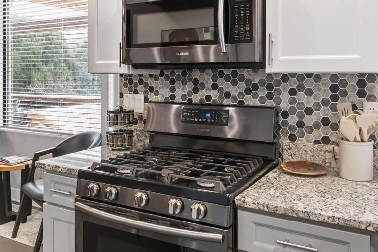 Private kitchen 4, 5 Bed 3 Bath Uptown Sedona-game Room-sauna-cold Plunge-jacuzzi-gym, Coconino