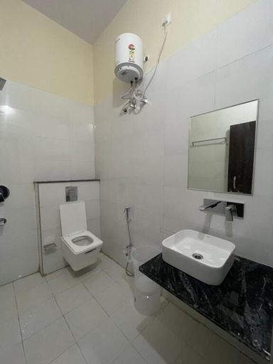 Bathroom 3, L S Haveli - A Heritage Lake View Haveli, Ajmer