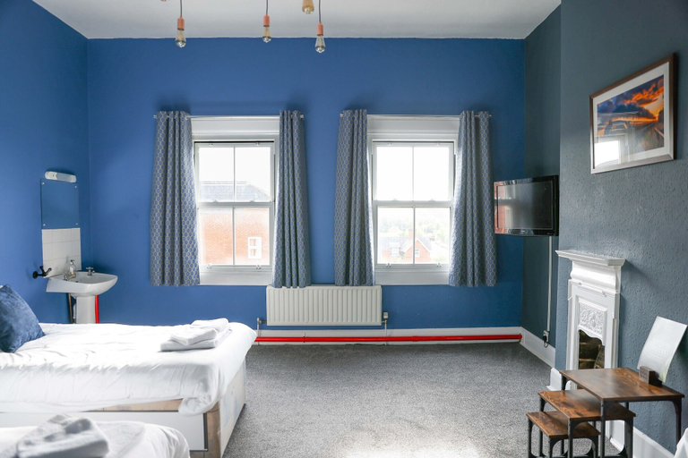 Bedroom 2, The Station Hotel, Nottinghamshire