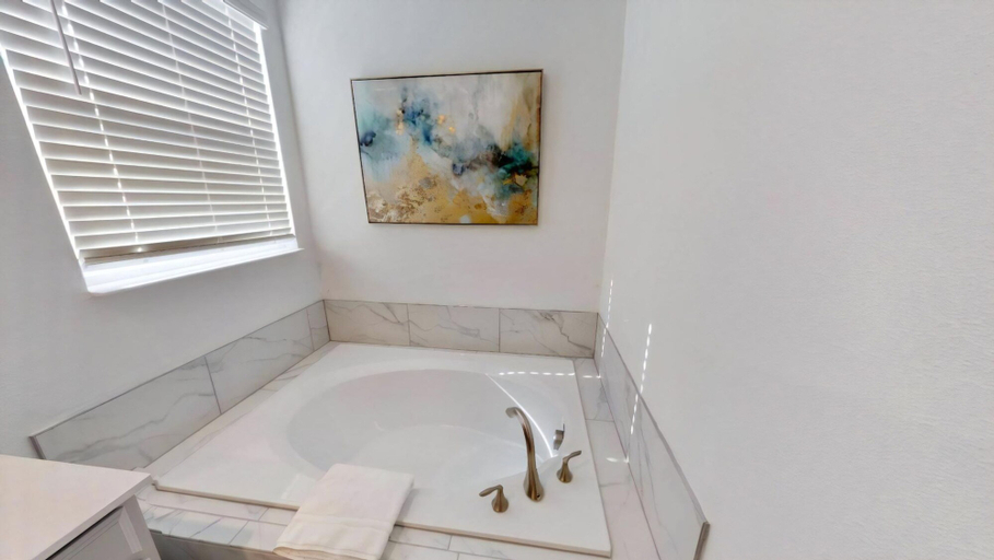 Room 3, Adventure And Beautiful At Storey Lake - 6Br 5Ba, Osceola