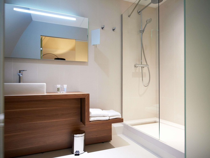 Bathroom 4, Mercure Cholet Centre, Maine-et-Loire