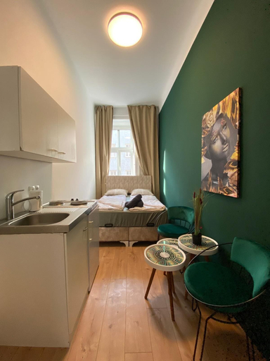 Room 4, Spacious 8BR Apt with Terrace 16P, Wien