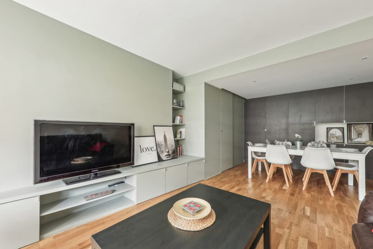 Living area 5, Spacious Apartment With Balcony -11th- Mobility le, Paris