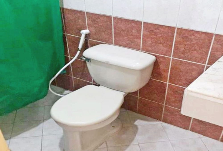 Bathroom, Bedbox Hotel, Manila City
