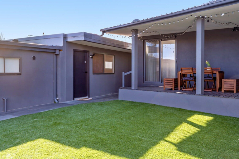 Exterior, Cozy 1-bed Studio Near Cafes and Shops, Melbourne