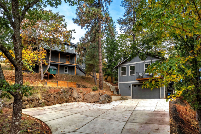 Exterior 2, Evergreen Retreat B 30 Night Minimum 1 Bedroom Apts, Klickitat