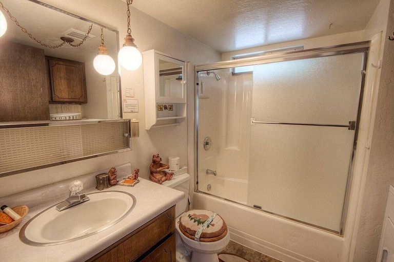 Bathroom 3, Bambi's Bunkhouse 3 Bedroom Home by RedAwning, El Dorado