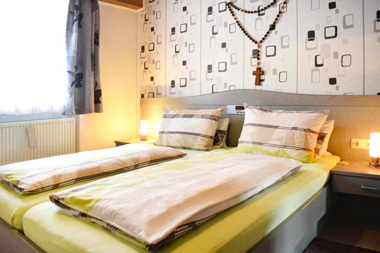 Bedroom 2, Apartment Near Kurpark Lake, Regen