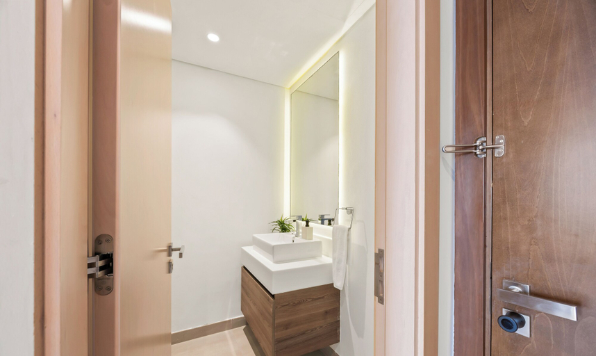 Bathroom 5, Blossoming 1BR Walk to Dubai Mall & Pool, Dubai