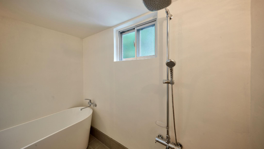 Bathroom 2, ADAN-RESORT EN, Motobu