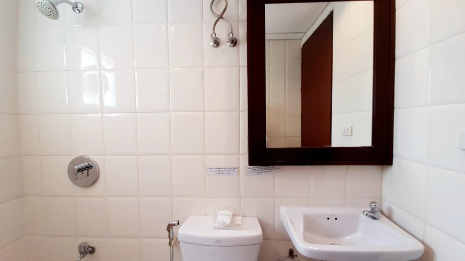 Bathroom 5, City Plaza Nana Hotel, Wattana