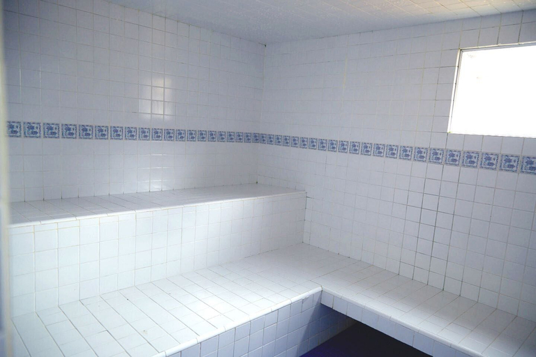 Bathroom 4, Mirante dos Papagaios, Armação dos Búzios
