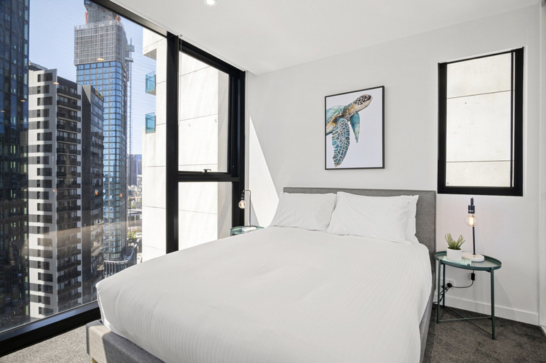 Room 3, Stylish 2-bed Apartment With Stunning City Views, Melbourne