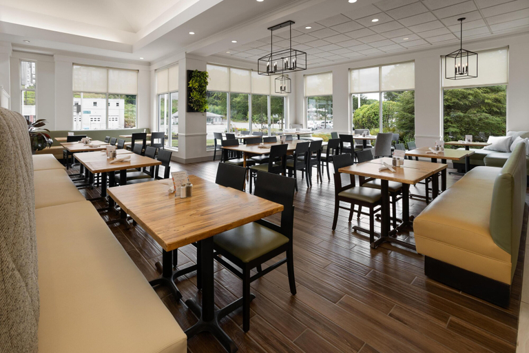 Food & Drinks 5, Hilton Garden Inn State College, Centre