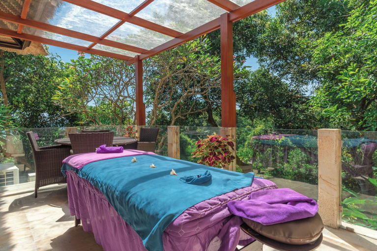Massage in accommodation 4, Bougainville Hill Villa, Buleleng