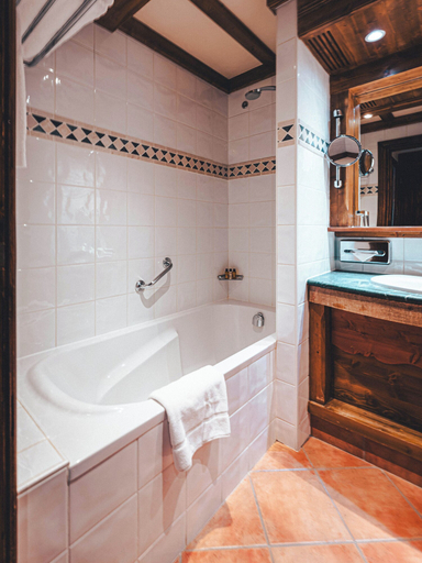 Bathroom 4, Hotel Mont Vallon Meribel, Savoie