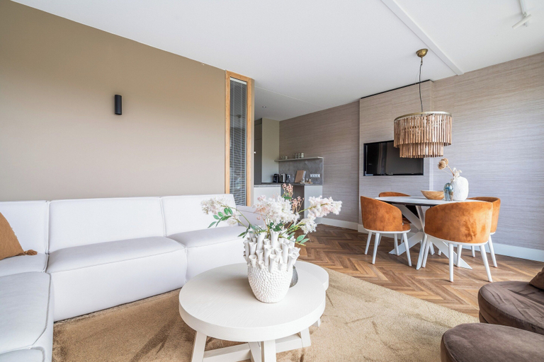 Living room 2, Inviting Apartment With a Garden, Zijpe