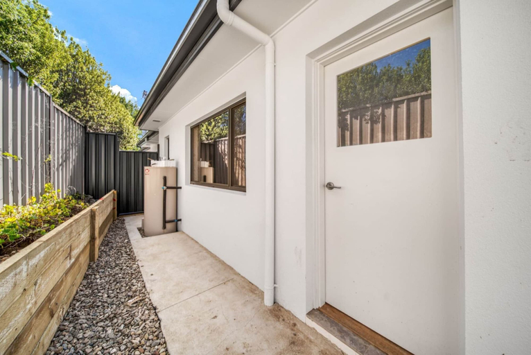 Exterior 2, Cosy Kambah 1 Bedroom Near Shops & Parks, Canberra
