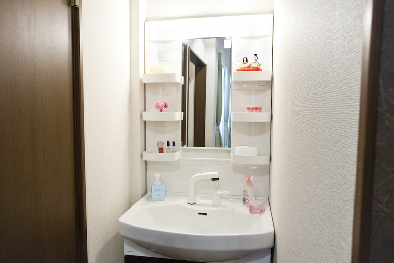 Bathroom 3, Nagomi House, Taitō