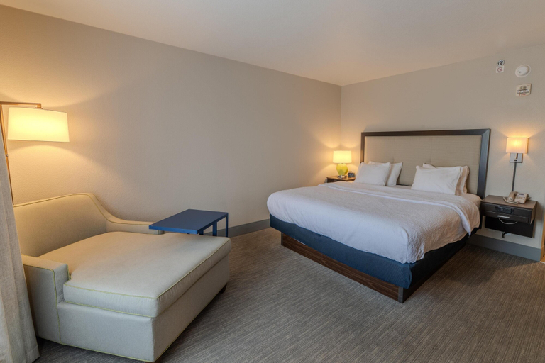 Bedroom 3, Hampton Inn & Suites Florence-Downtown, Lauderdale