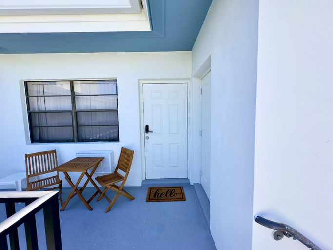 Room 5, Beach Lover s Studio Apartment in Hollywood FL, Broward