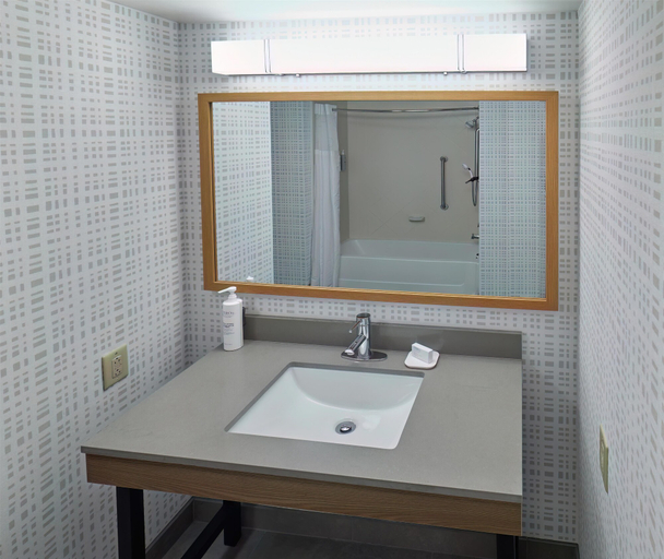 Bathroom 4, Hampton Inn & Suites Radcliff - Fort Knox, Hardin
