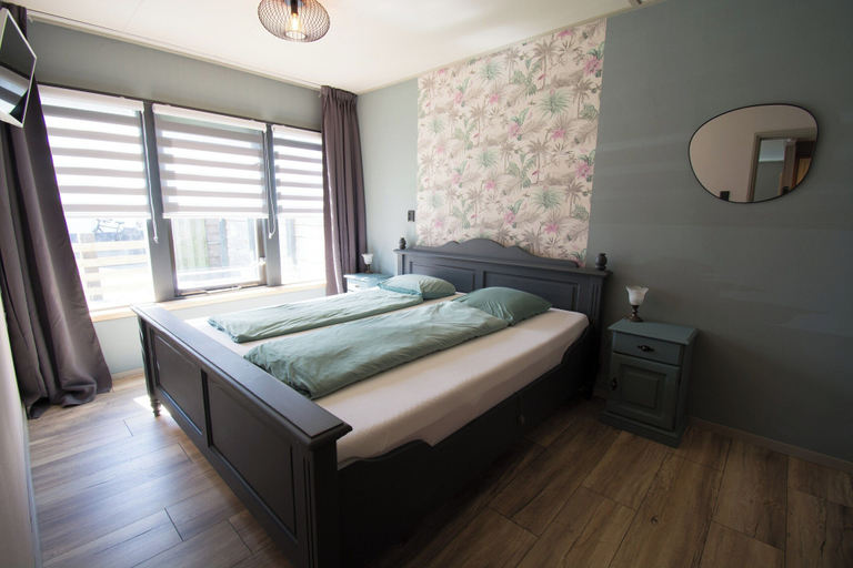 Room 4, Bungalow Mui aan Zee in Centre of Petten, Zijpe