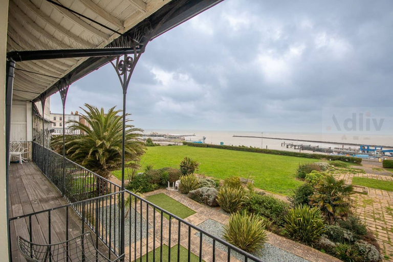 Room 5, Historic Seaview Gem in Ramsgate by Adliv, Kent