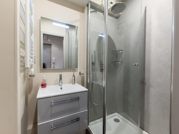 Bathroom 2, Apartment with parking on Place de Morny, Calvados